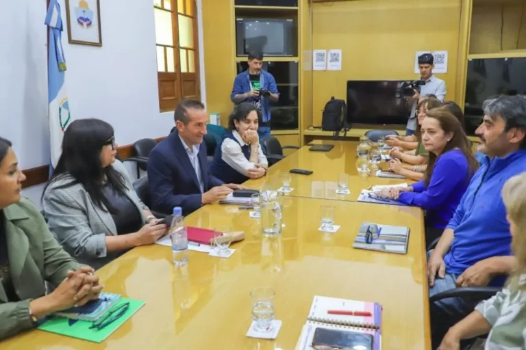 El Gobierno ofreció el IPC anualizado a los trabajadores docentes