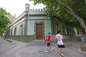 Provincia le puso fecha al pago del bono a los estatales