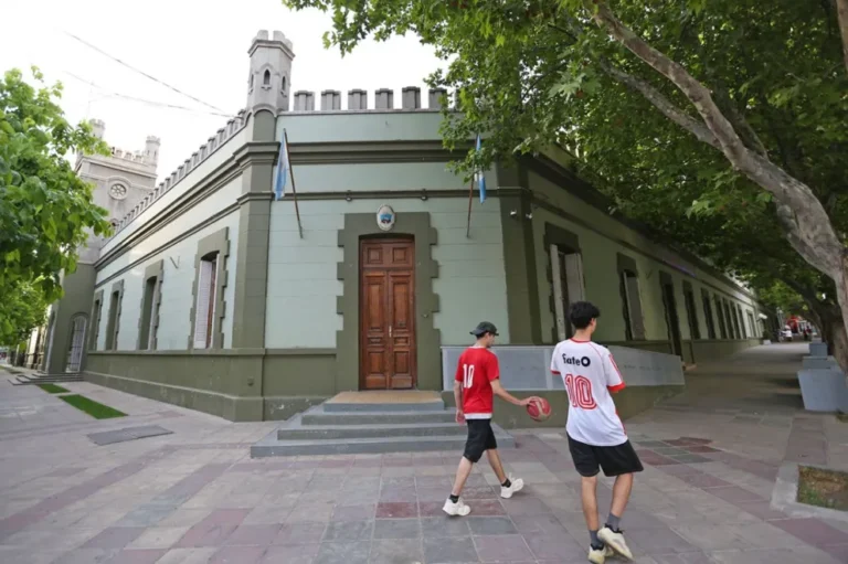 Provincia le puso fecha al pago del bono a los estatales